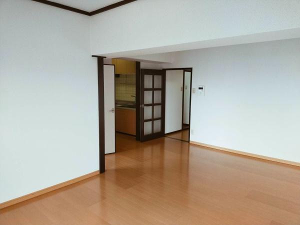 エラン宮崎弐番館　リビング　