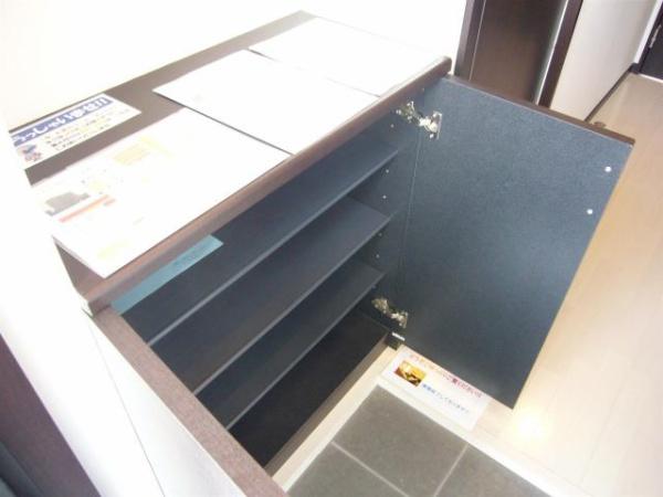 トライベッカ神宮　玄関　