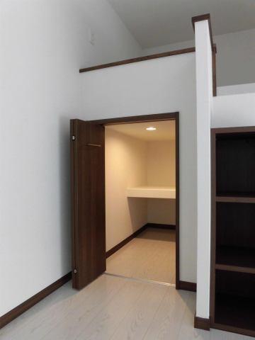 　収納　ウォークインクローゼット