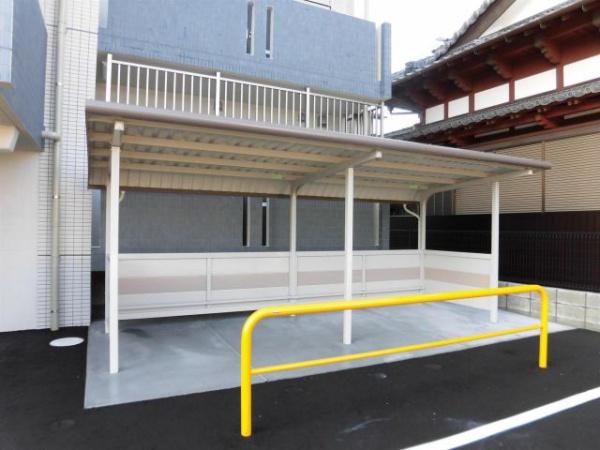 　エントランス　駐輪場