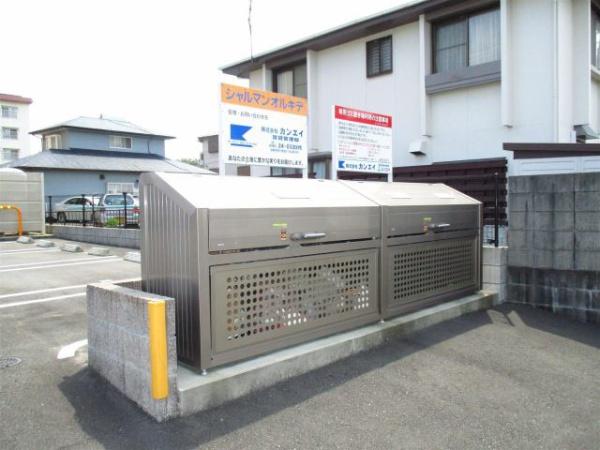 　エントランス　ゴミ置き場