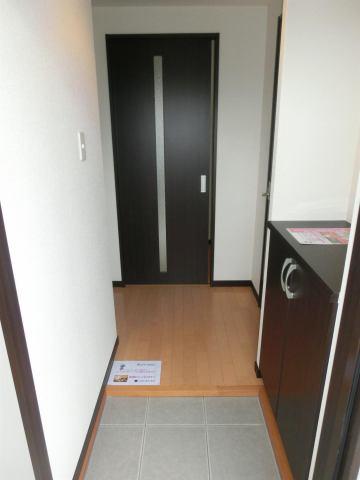 ヴィスコンティ　玄関　