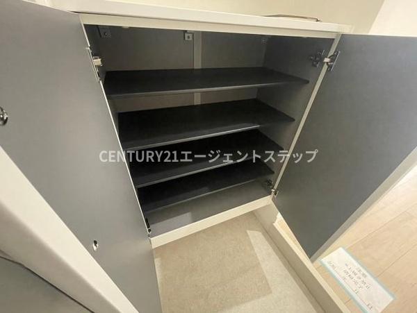 　収納　シューズボックス
