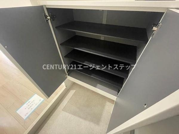 　収納　シューズボックス