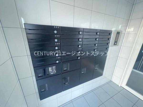 　エントランス　宅配ボックス