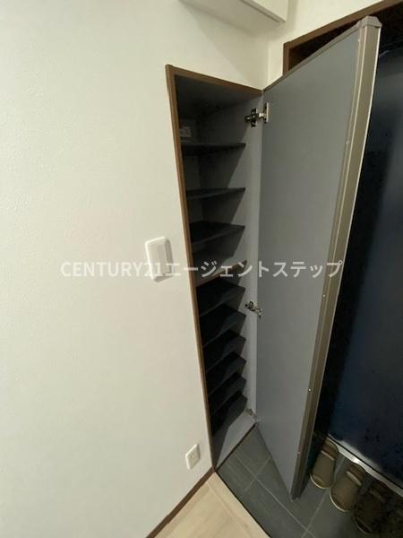 　収納　シューズボックス