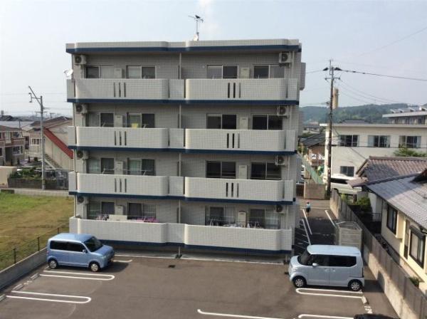 ユーミー小松A　駐車場　