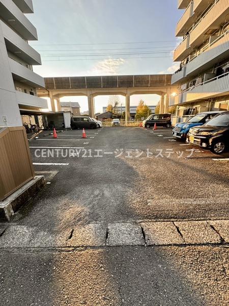 柳丸コーポ南棟　駐車場　