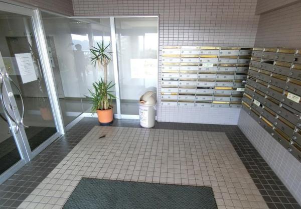 カレッジタウンKOKUSAI　エントランス　