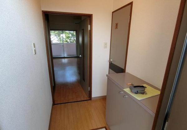 カレッジタウンKOKUSAI　玄関　