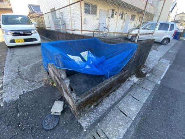 高洲コーポ　エントランス　ゴミ置き場