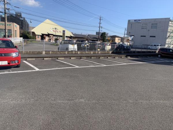 シャンテ長沼２　駐車場　