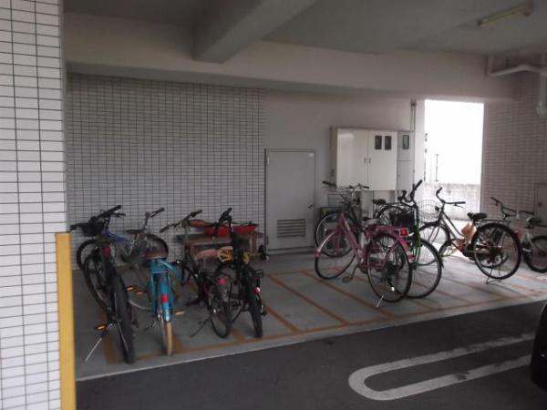 　エントランス　駐輪場