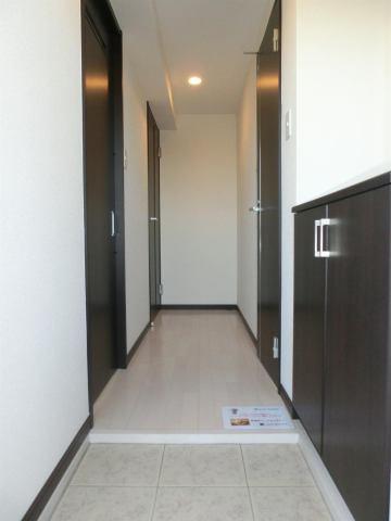 ヴィラプレポール　玄関　