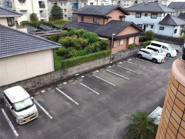 ヴィラタータ　駐車場　