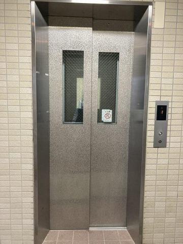 　エントランス　エレベーター